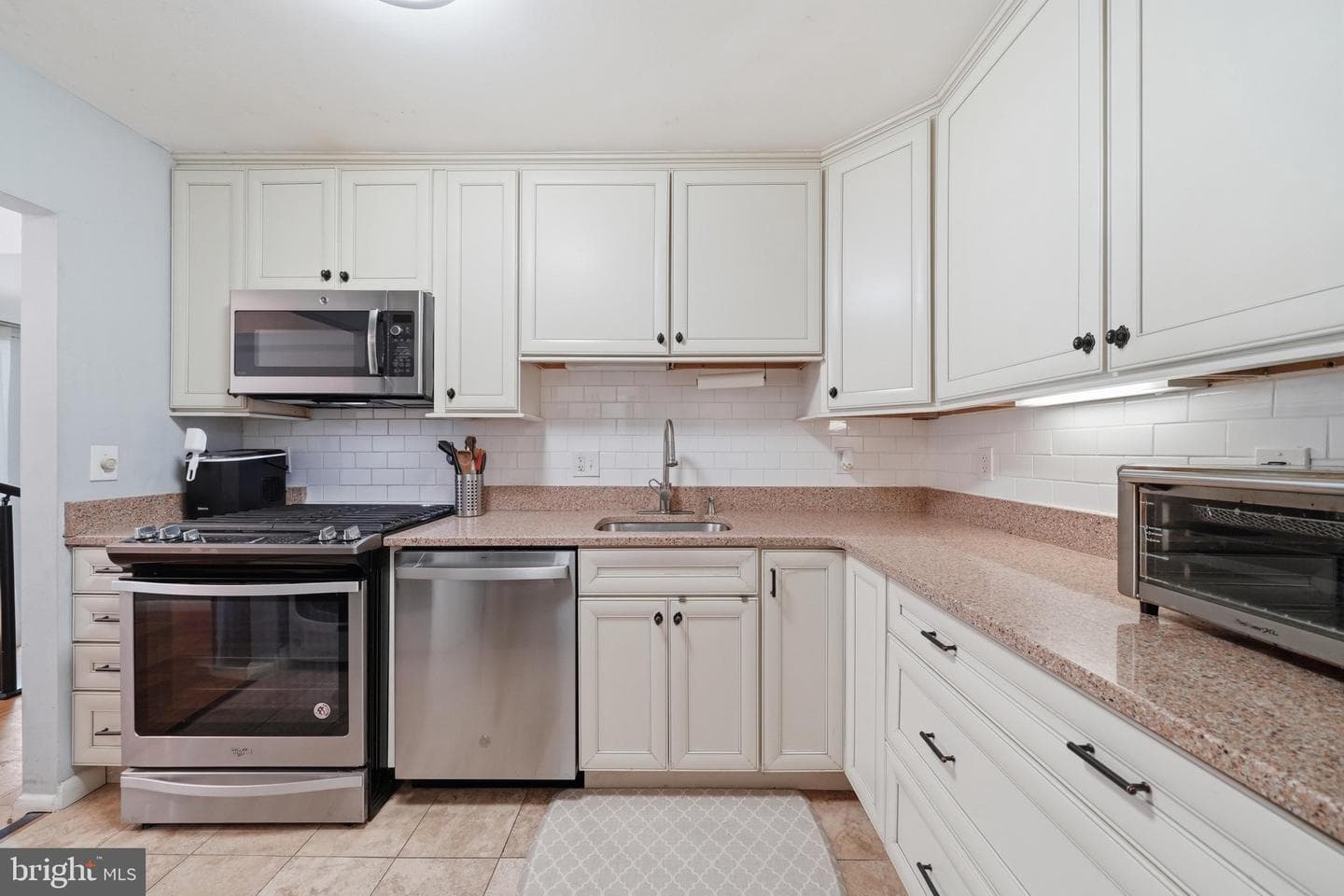 2105 Unit 15-103 Walsh View Terrace #15 photo 5