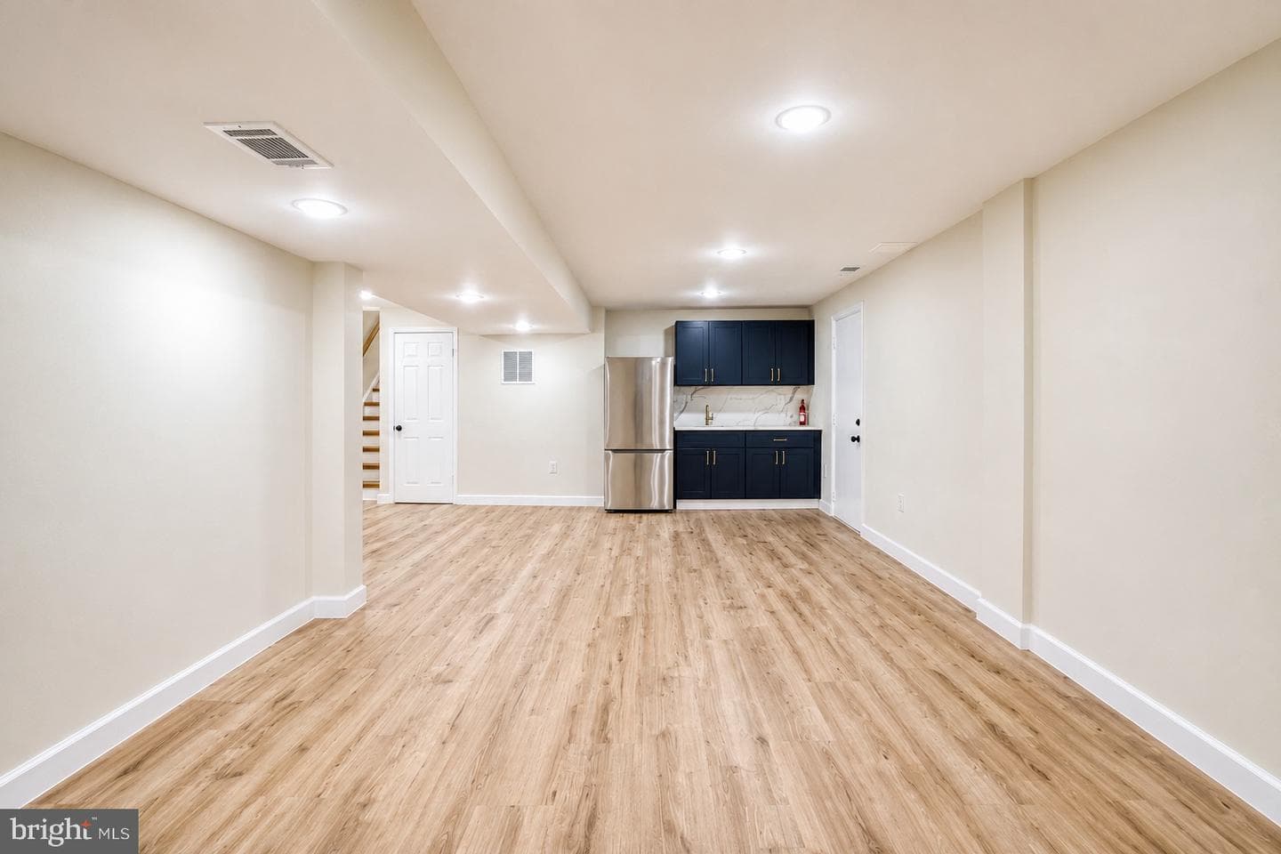 413 Hurley Avenue photo 32
