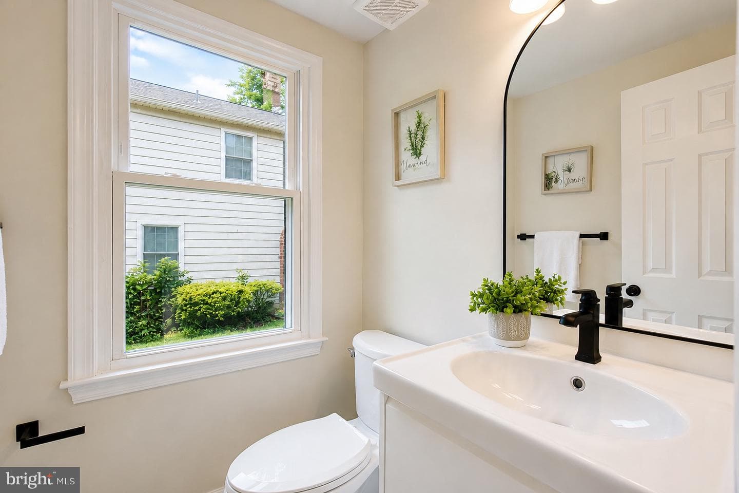 413 Hurley Avenue photo 7
