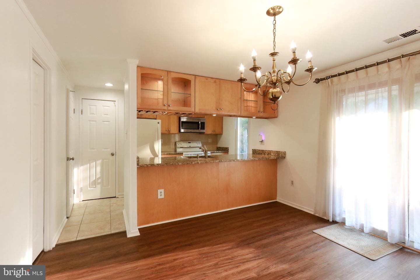 10704 Lester Street photo 9