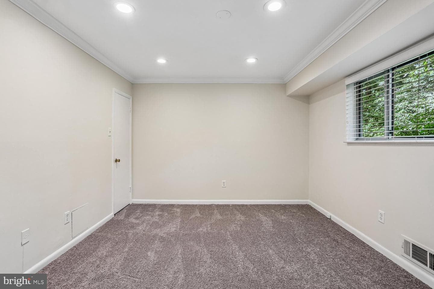 10507 Weymouth Street #W-2 photo 25