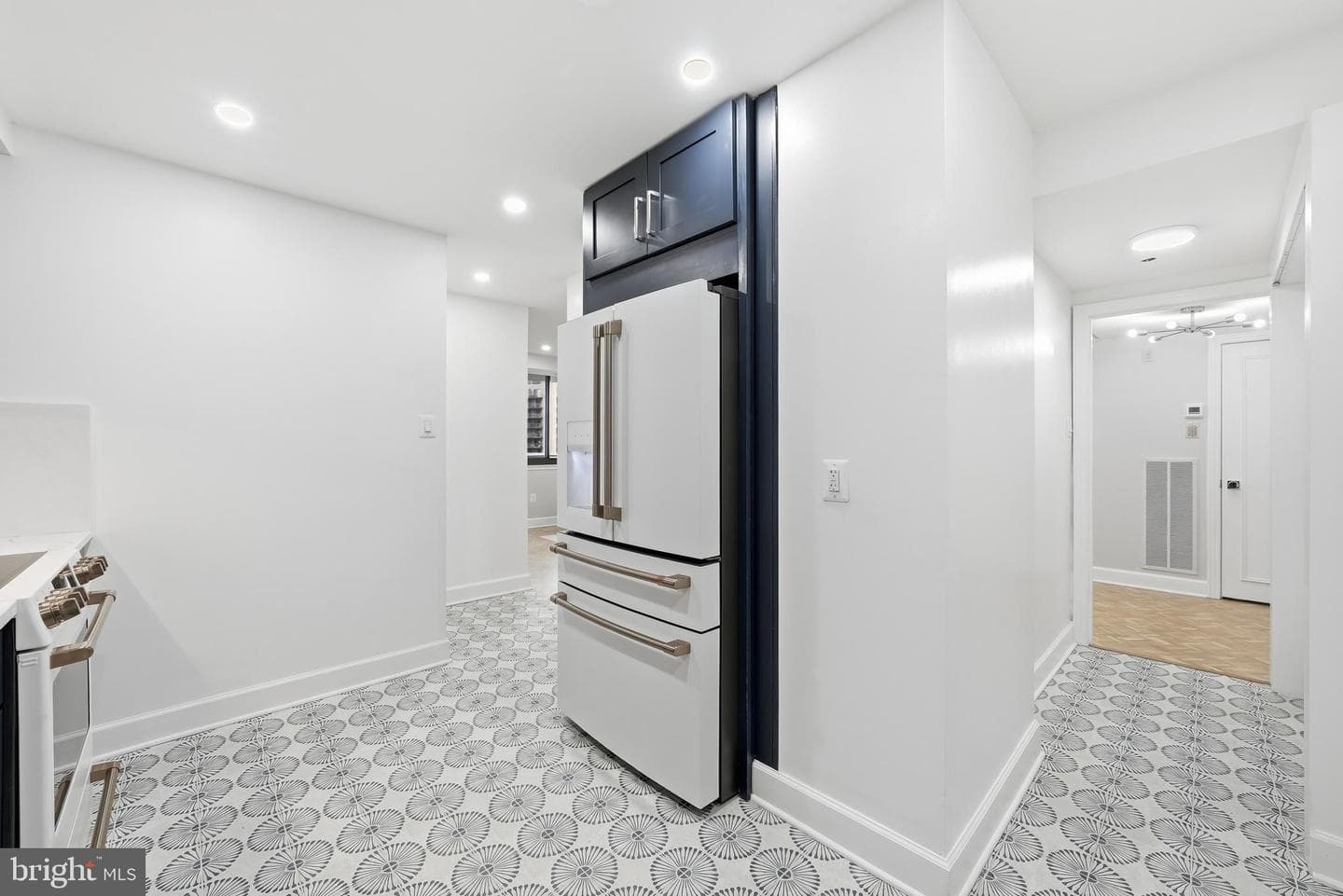 4550 N Park Avenue #807 photo 11