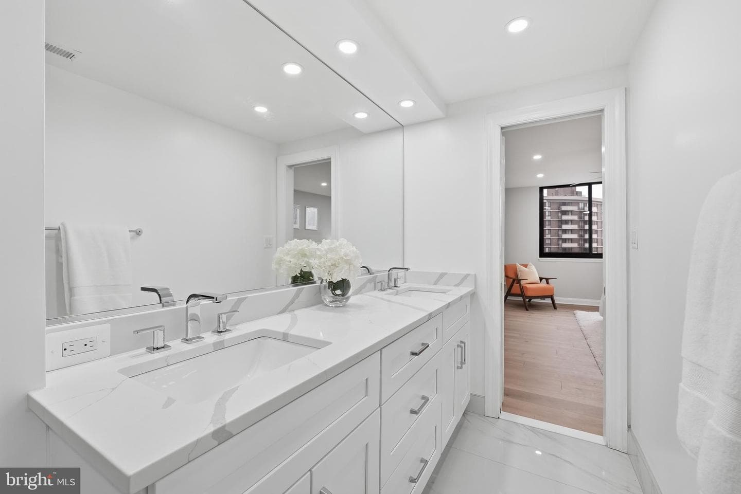 4550 N Park Avenue #807 photo 19