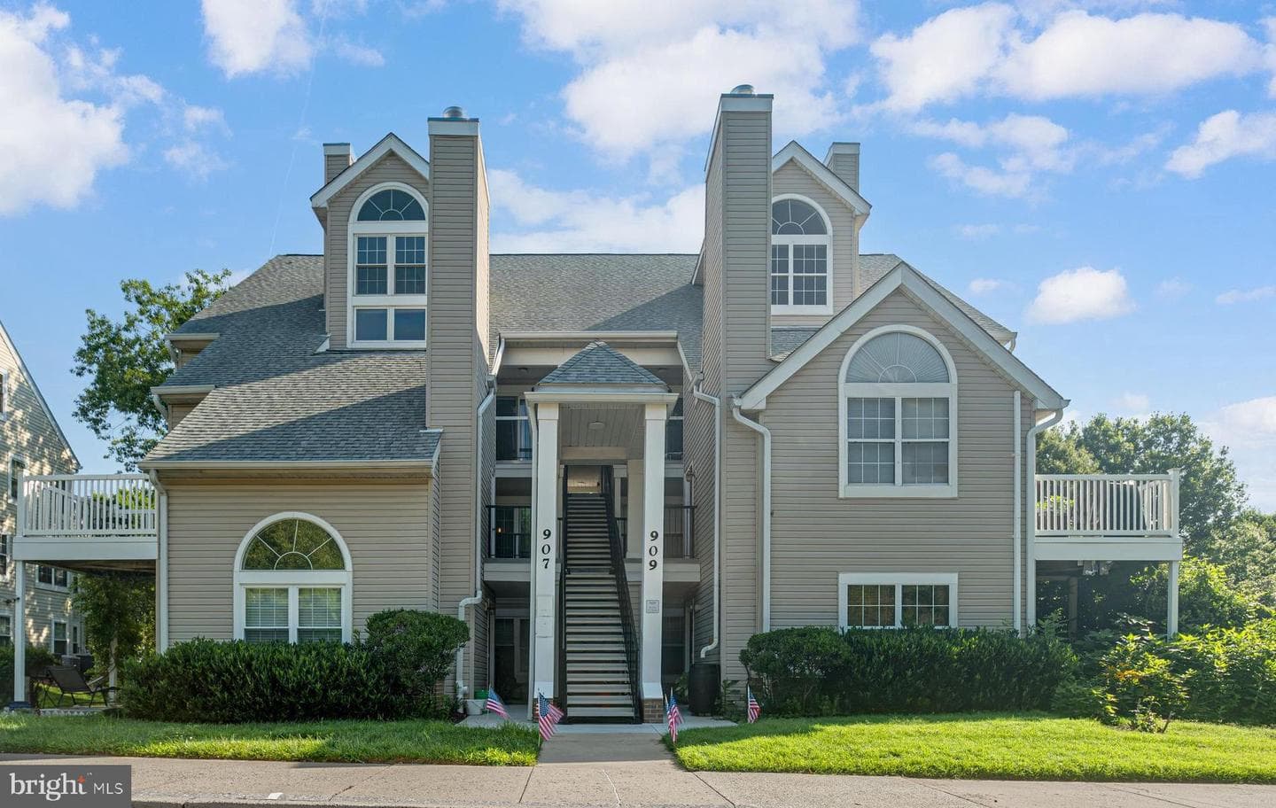 907 Hillside Lake Terrace #512, Gaithersburg