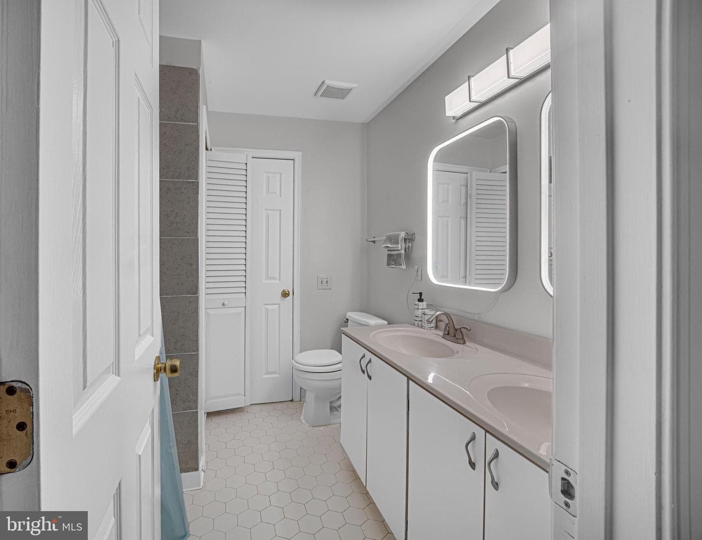 907 Hillside Lake Terrace #512 photo 12