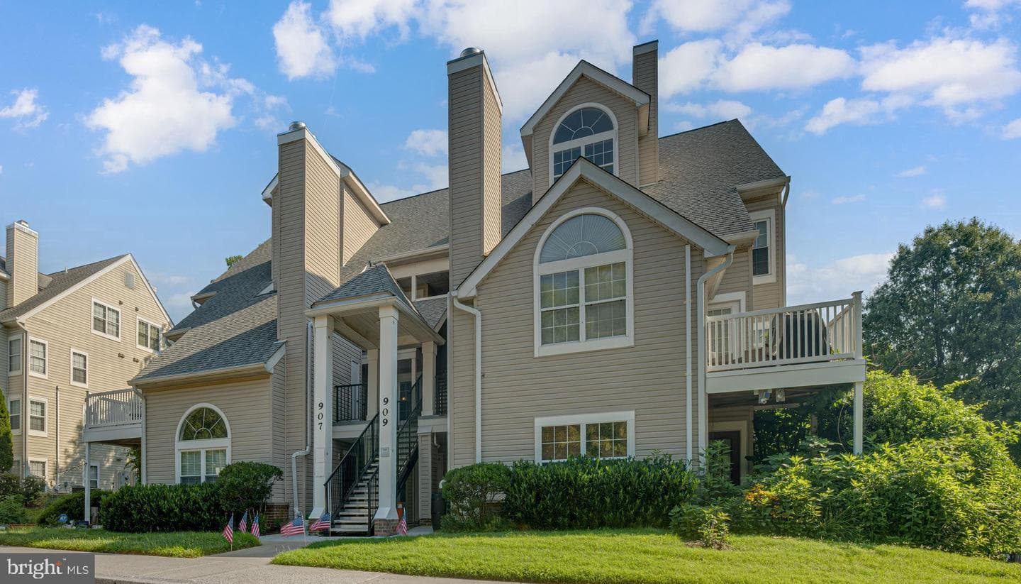 907 Hillside Lake Terrace #512, Gaithersburg