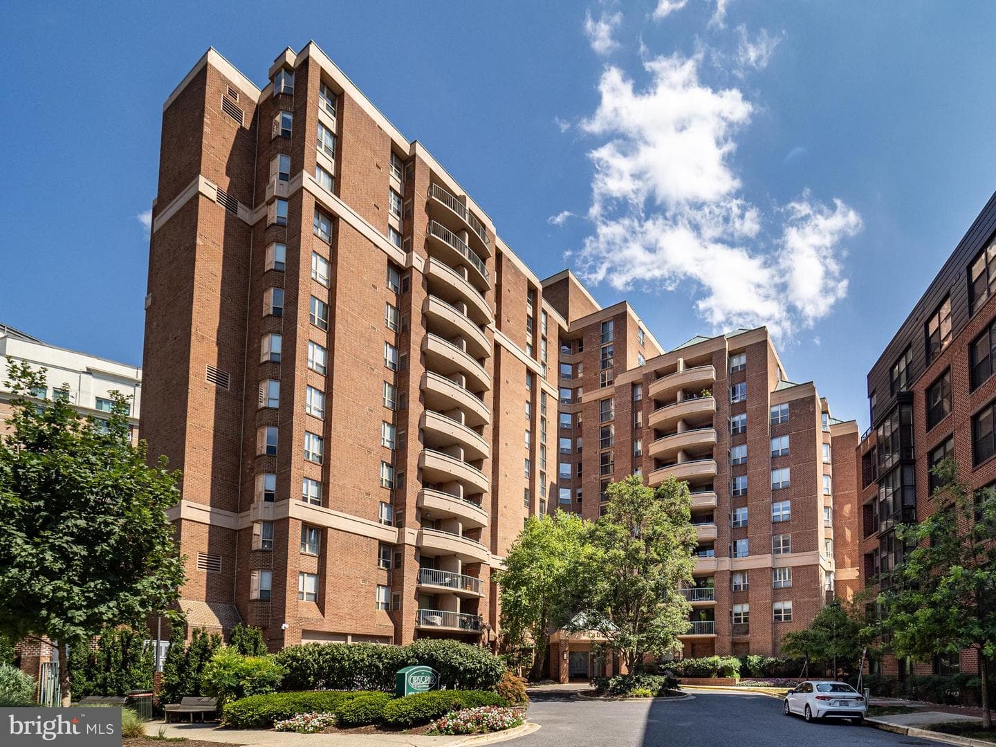 4808 Moorland Lane #608, Bethesda