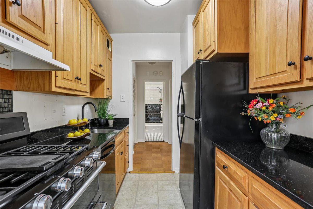 10500 Rockville Pike #122 photo 9