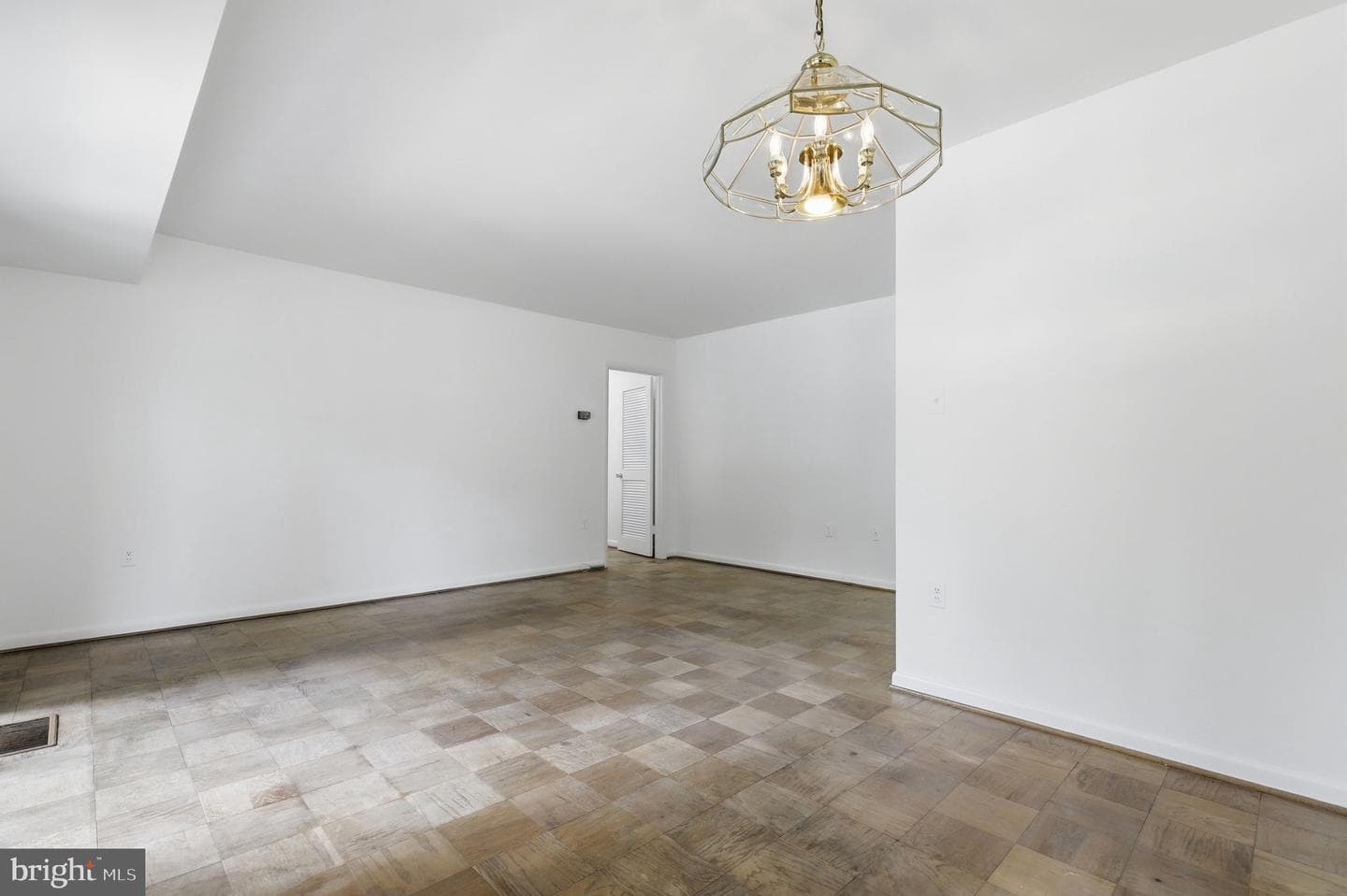 10626 Weymouth Street #101 photo 10