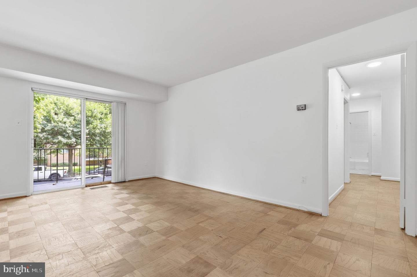 10626 Weymouth Street #101 photo 11