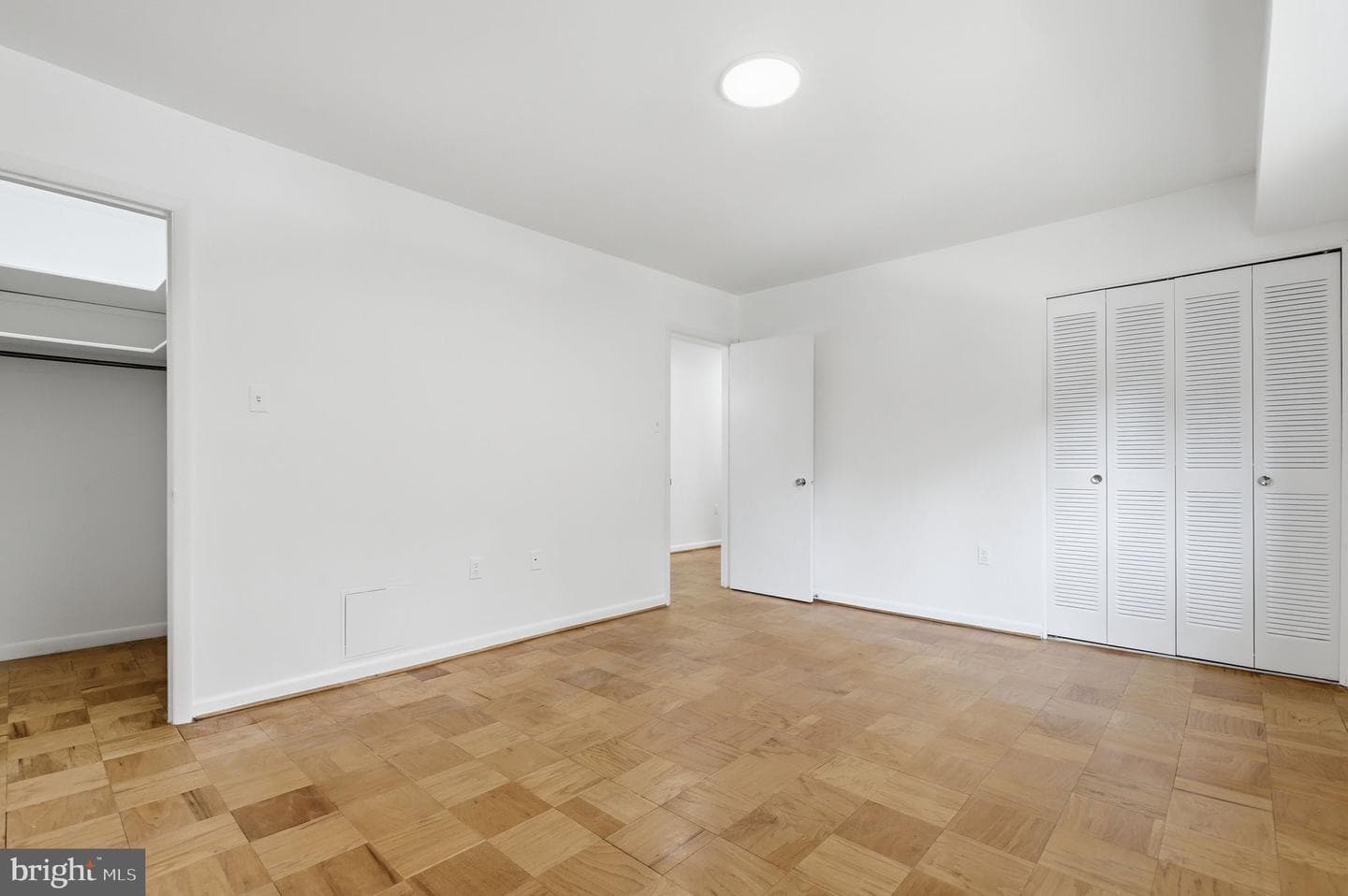 10626 Weymouth Street #101 photo 17
