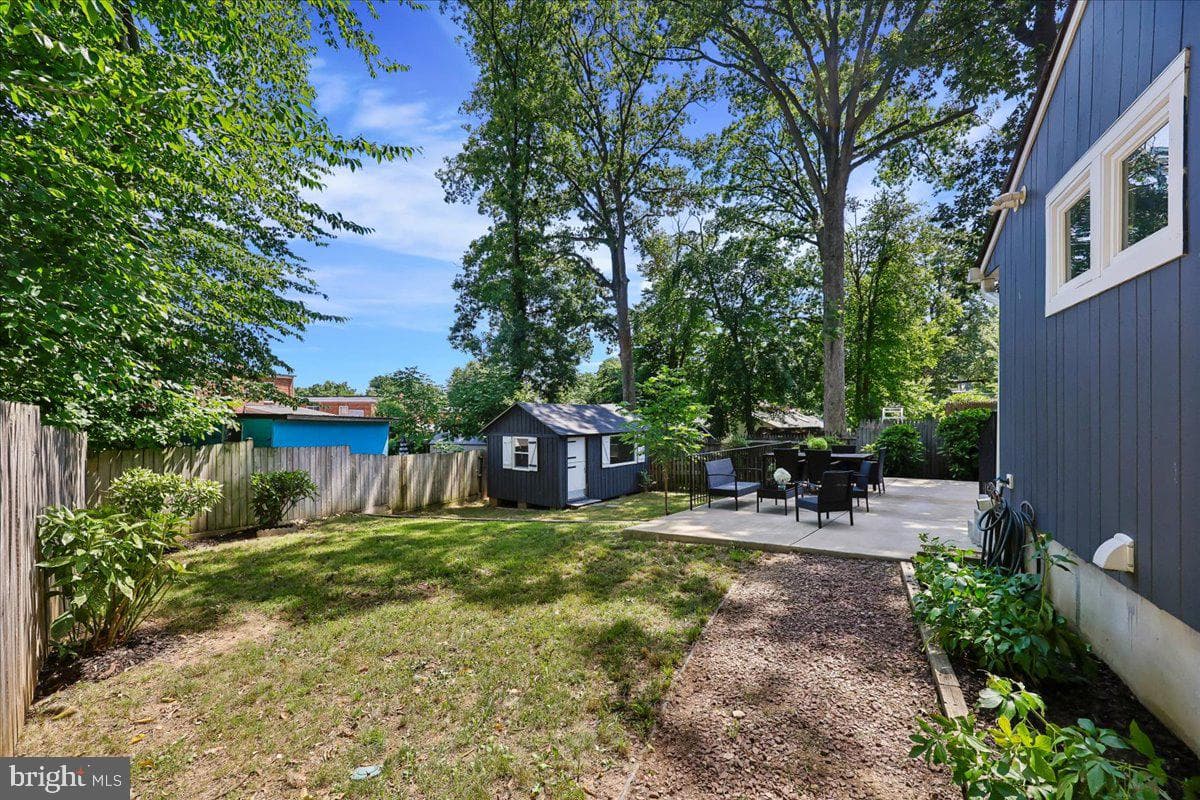 8407 Tahona Drive photo 25