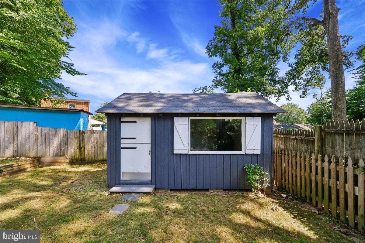 8407 Tahona Drive photo 27