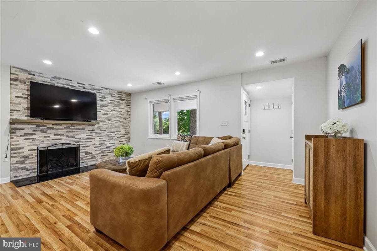 8407 Tahona Drive photo 5