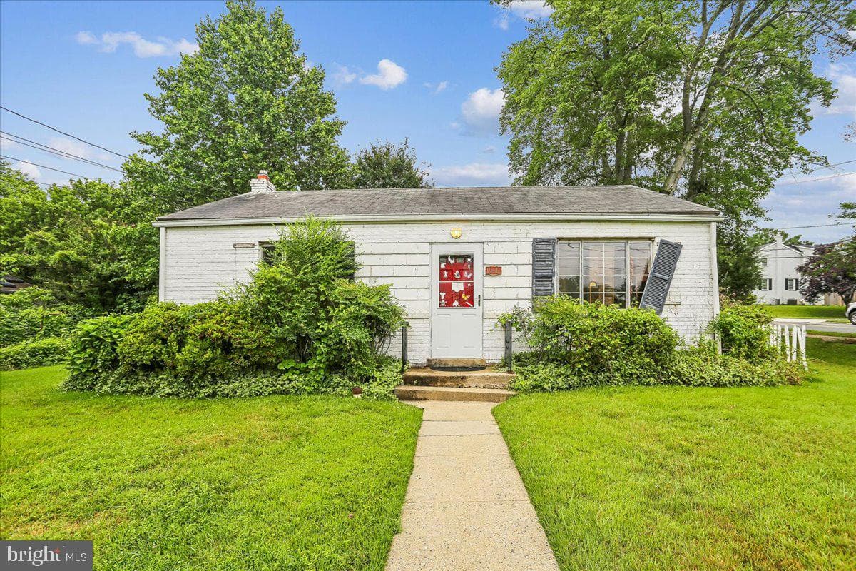10411 Ewell Avenue, Kensington