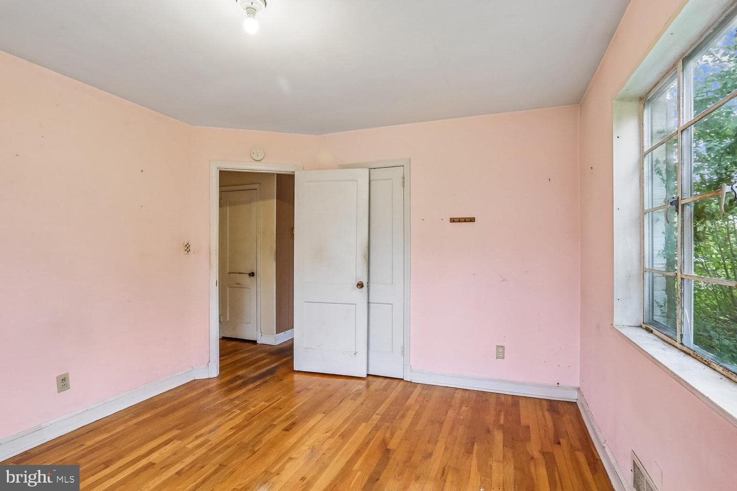 10411 Ewell Avenue photo 15