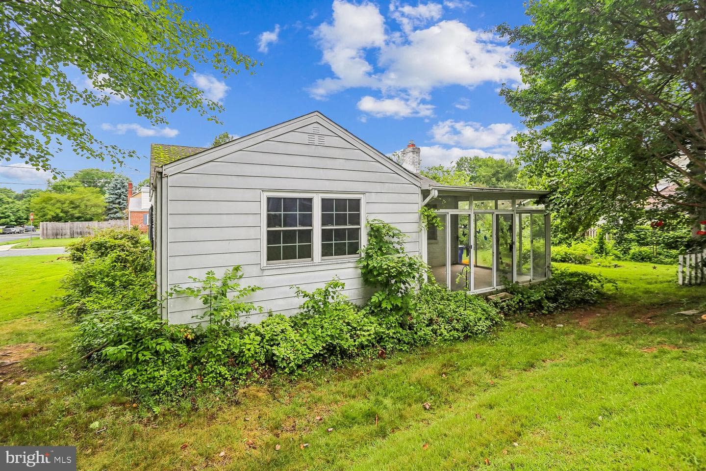 10411 Ewell Avenue photo 3