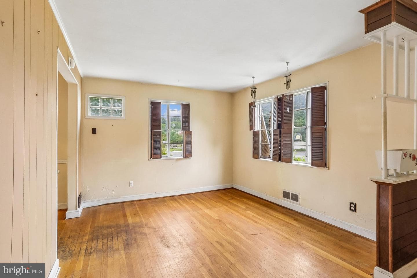 10411 Ewell Avenue photo 5