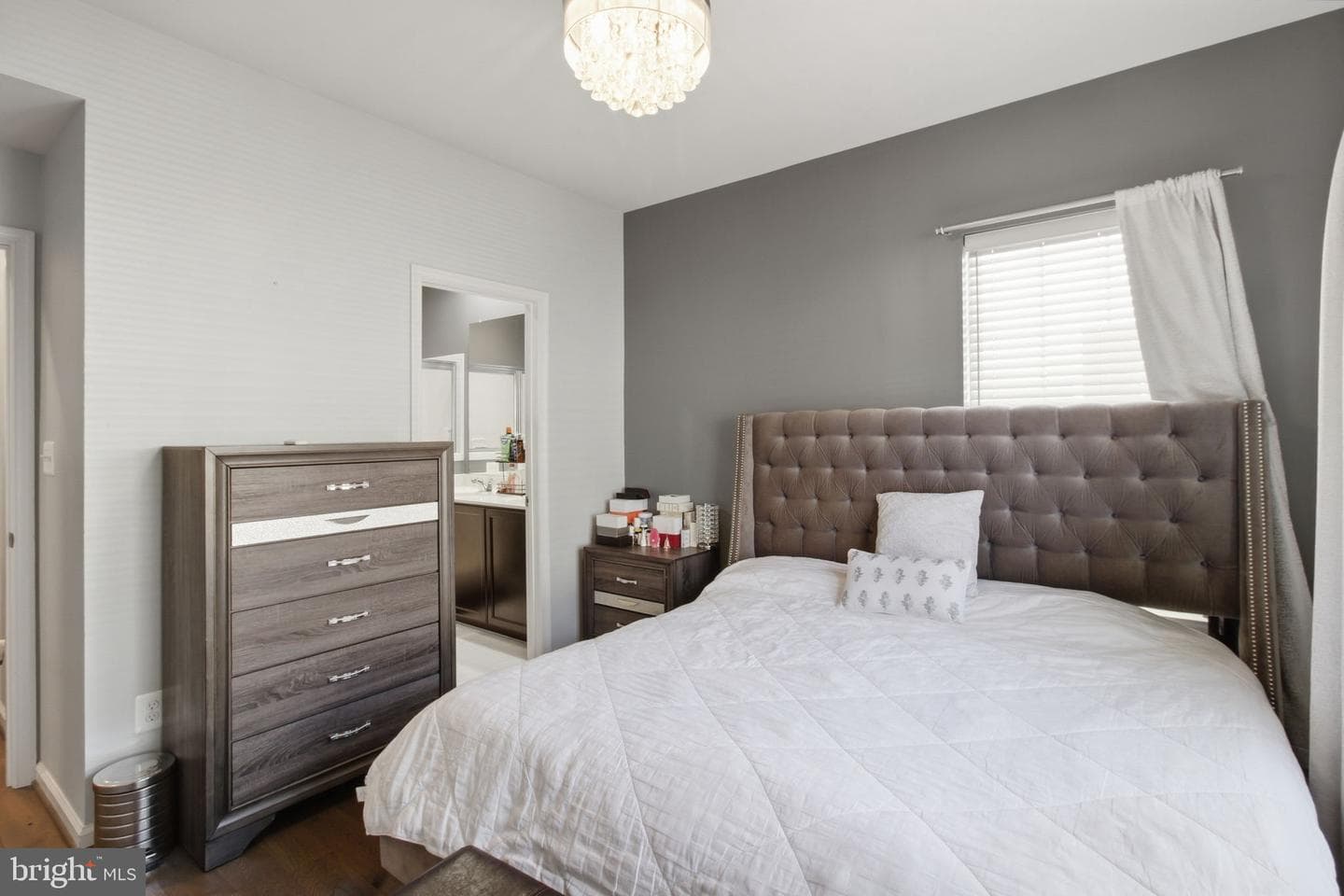 120 Prado #2301 photo 10