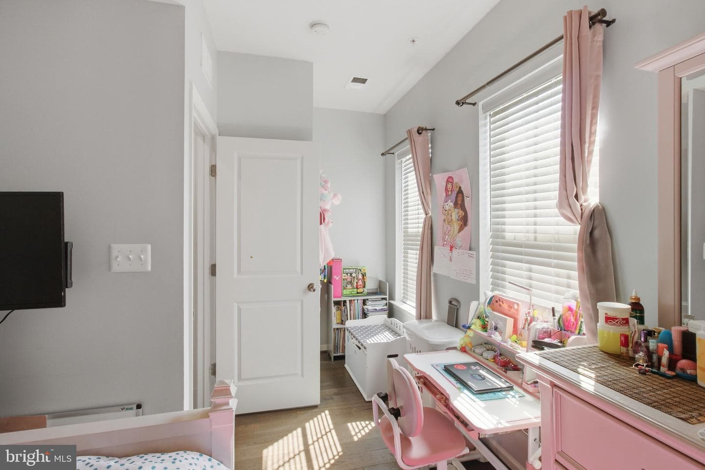 120 Prado #2301 photo 13