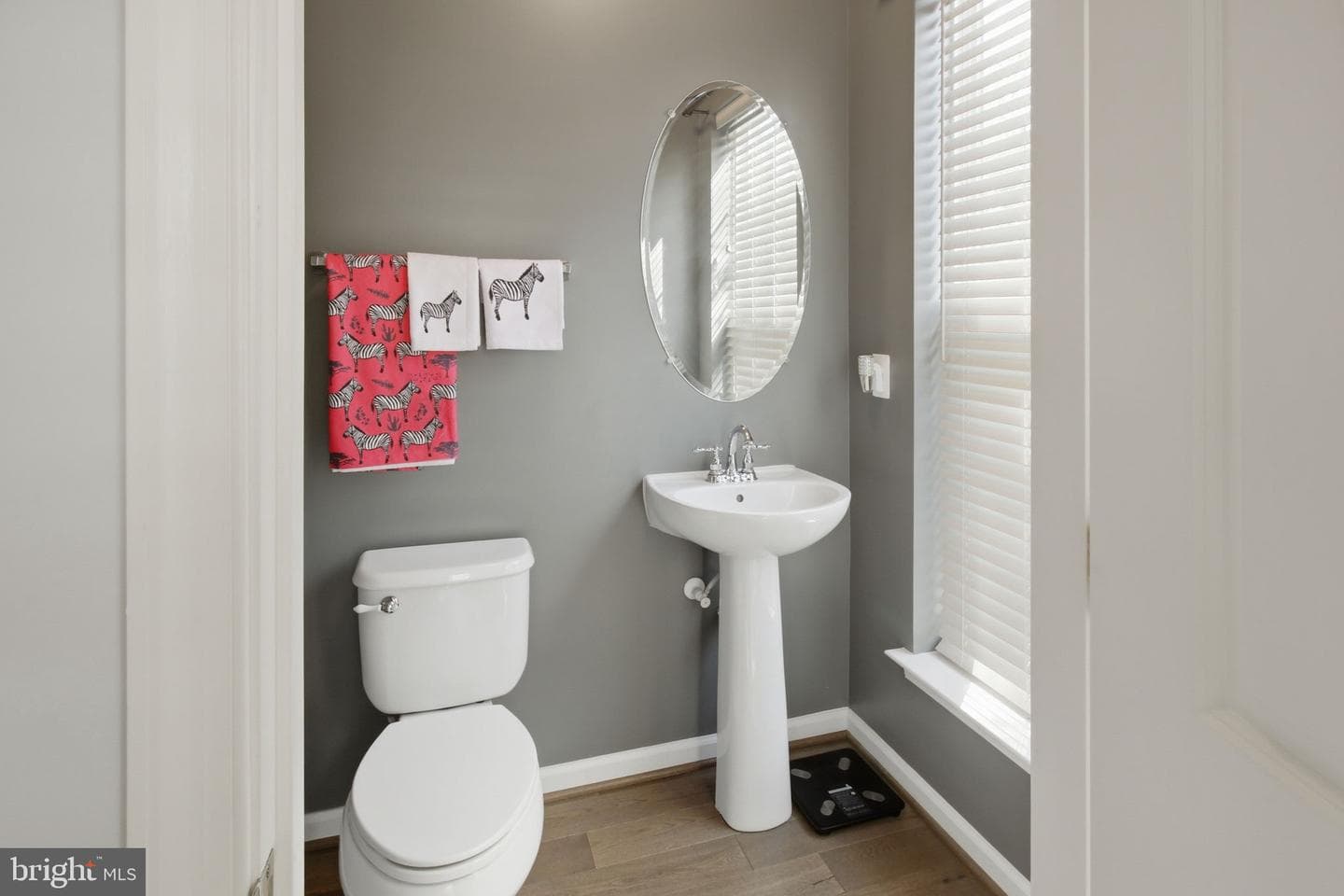 120 Prado #2301 photo 9