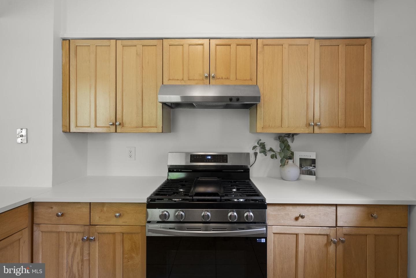 301 Elm Avenue photo 13