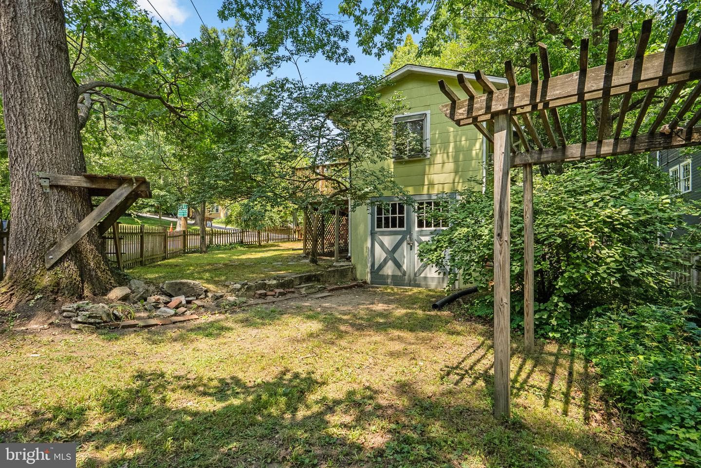 301 Elm Avenue photo 40