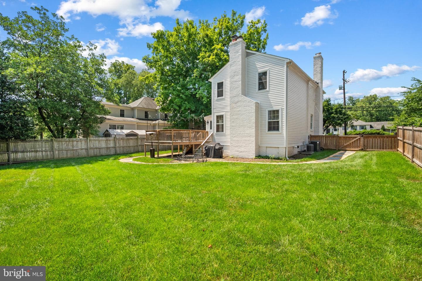 5613 Bradley Boulevard photo 37