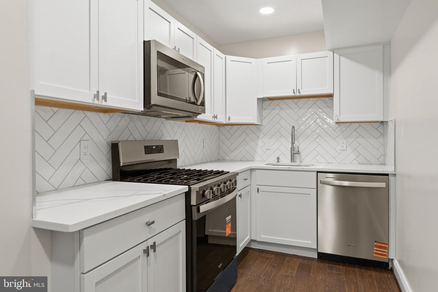 7400 Lakeview Drive #n402, Bethesda