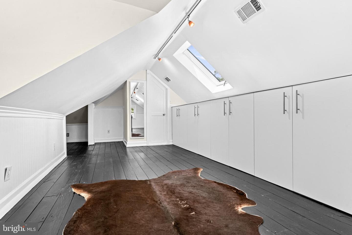 705 Bonifant Street photo 25