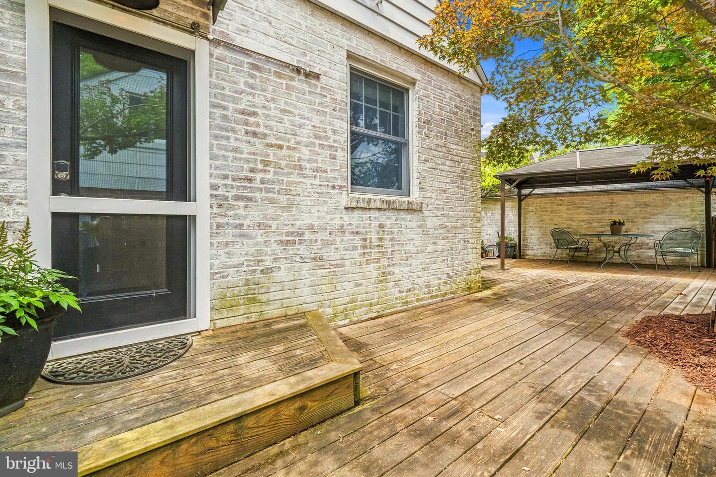 705 Bonifant Street photo 29