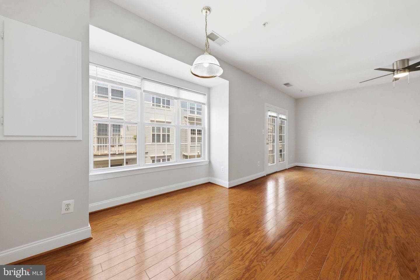 152 Mill Green Avenue #200 photo 24