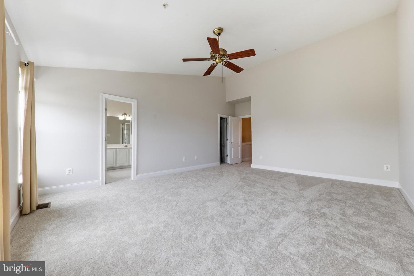 152 Mill Green Avenue #200 photo 30