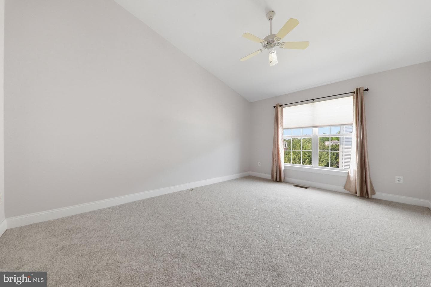 152 Mill Green Avenue #200 photo 38