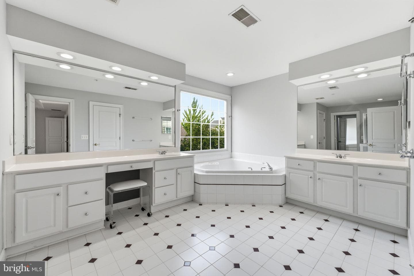 101 Jersey Lane photo 29