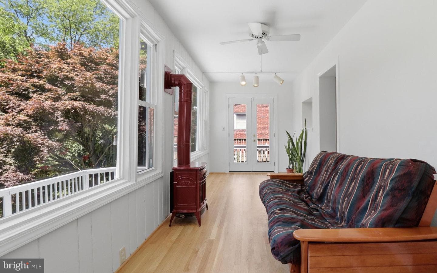 11708 Galt Avenue photo 4