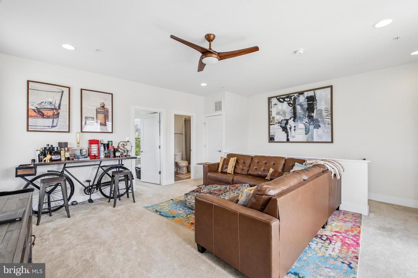 918 King Farm Boulevard photo 39