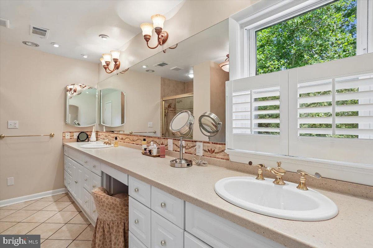 14811 Springfield Road photo 55
