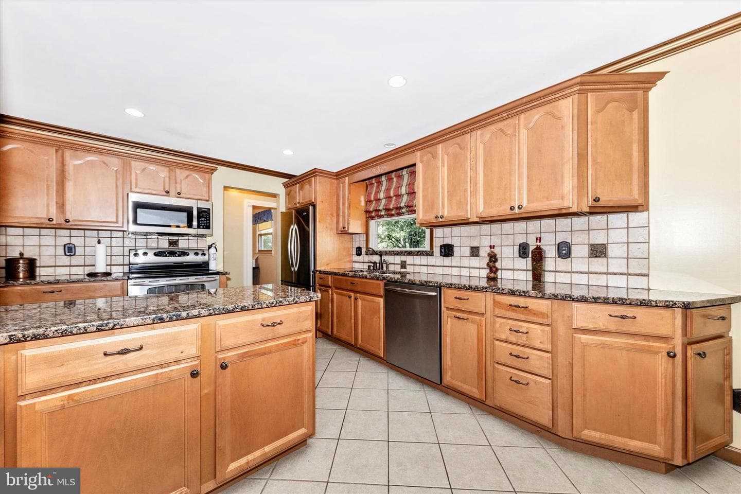 20432 Greenfield Road photo 7