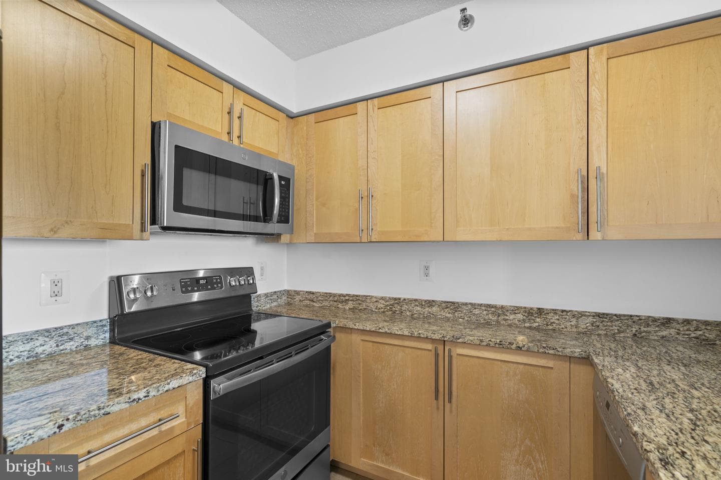 10101 Grosvenor Place #2013 photo 10
