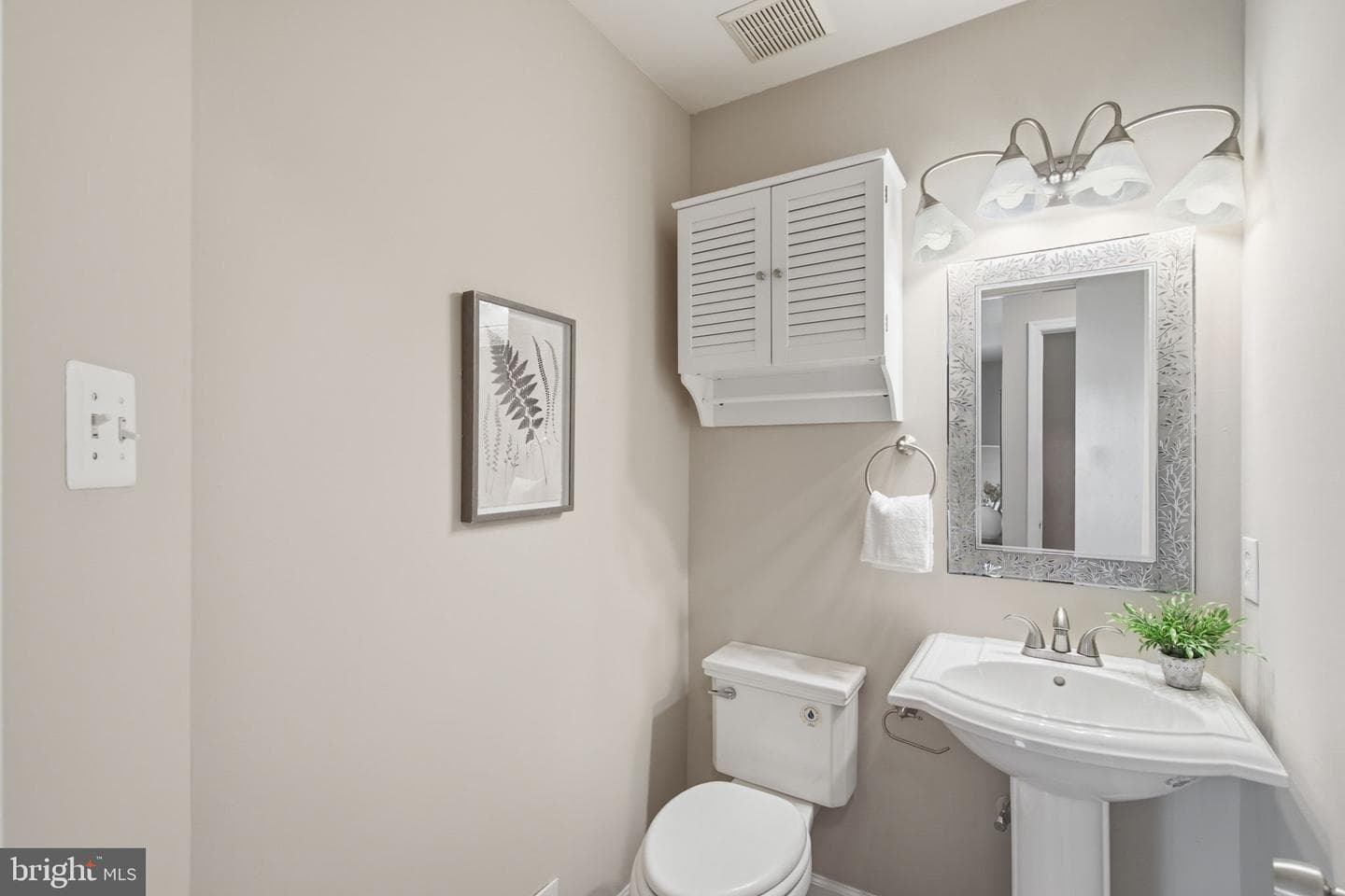 18717 Martins Landing Drive photo 12