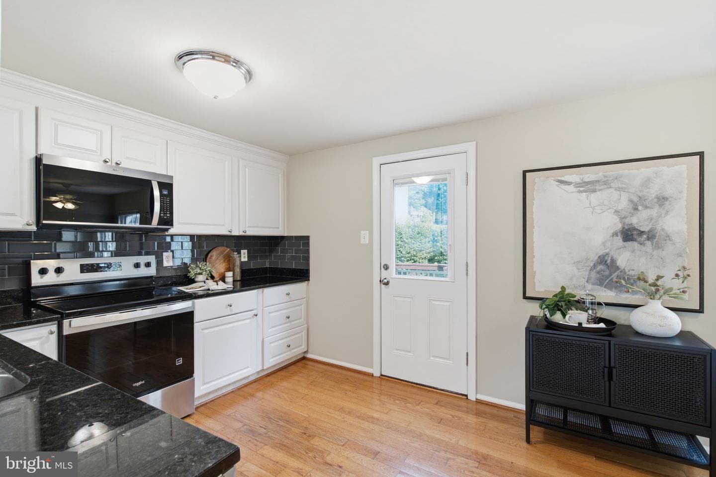 18717 Martins Landing Drive photo 8