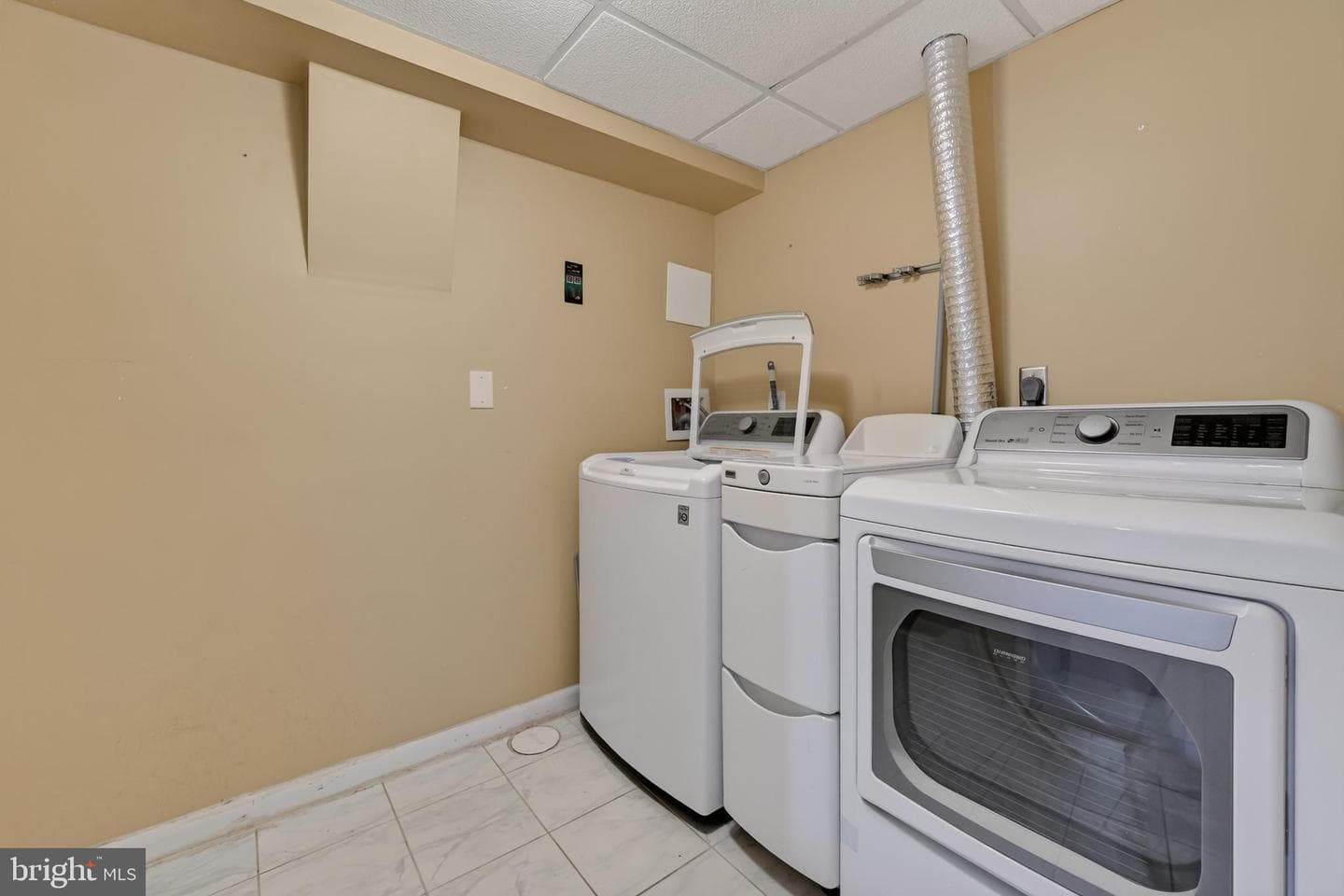 4107 Tulare Drive photo 11