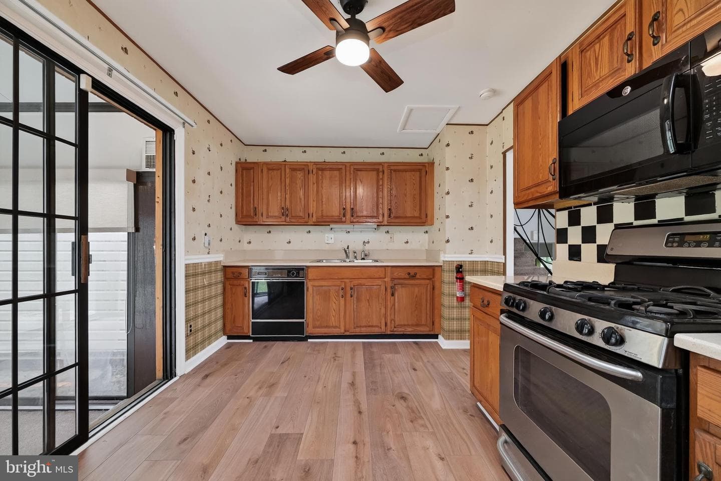 4107 Tulare Drive photo 25