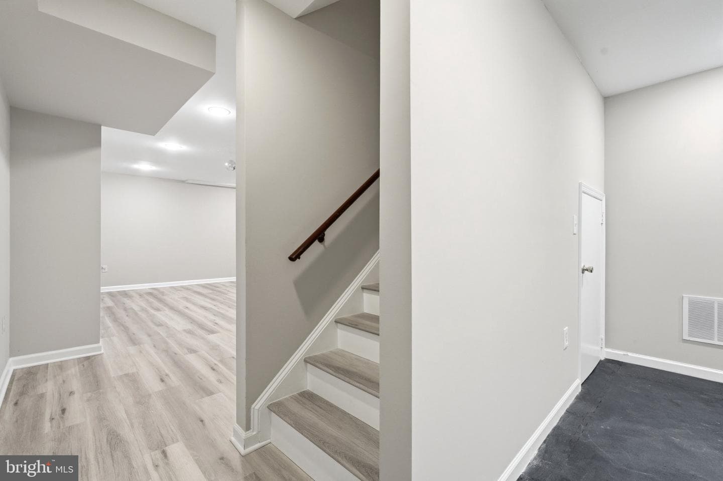 7804 Rydal Terrace photo 31
