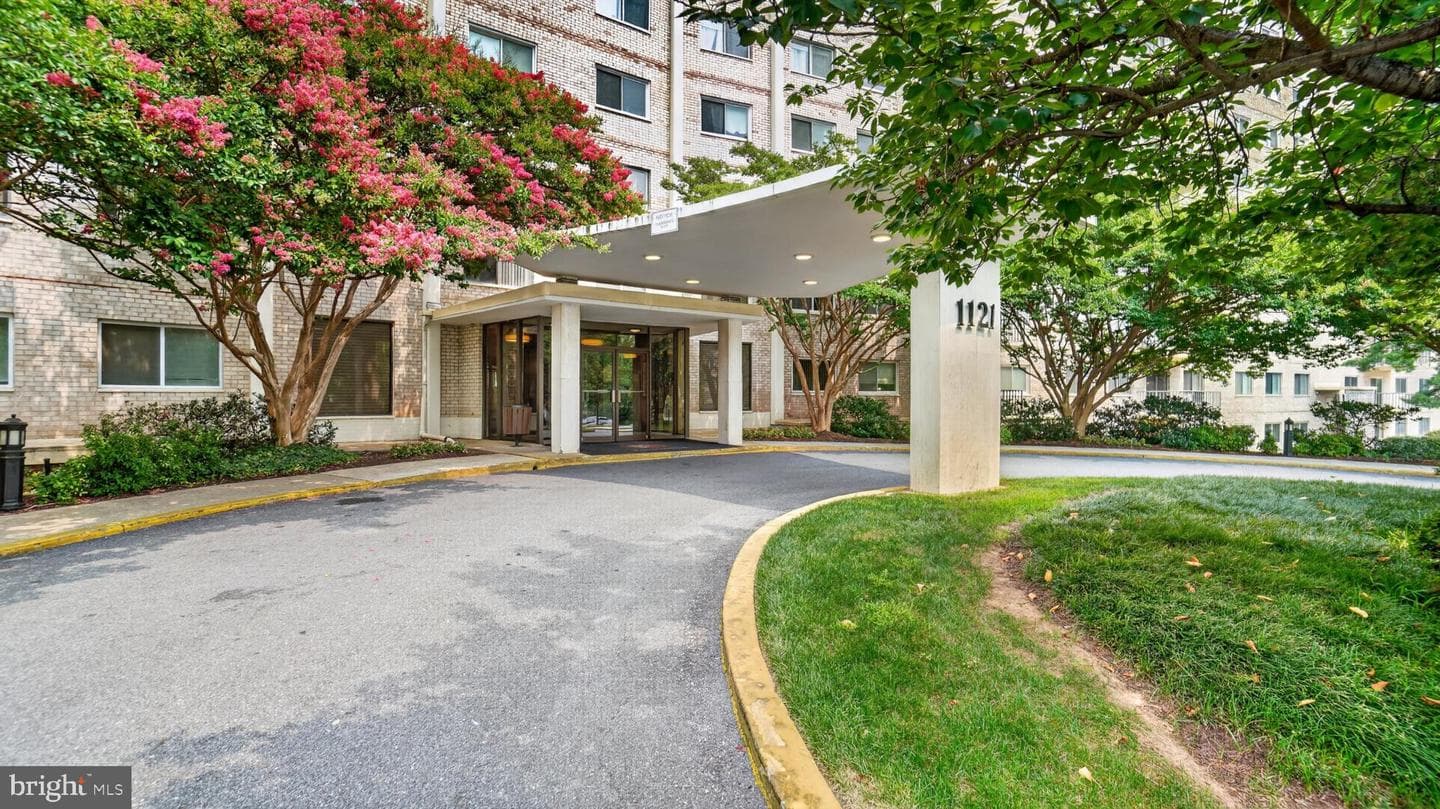 1121 University Boulevard W #613-B, Silver Spring