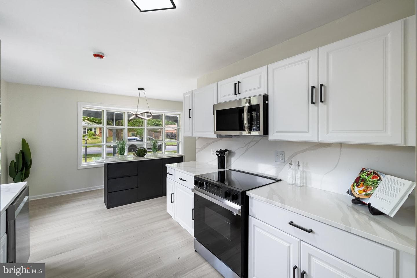 13219 Hathaway Drive photo 10