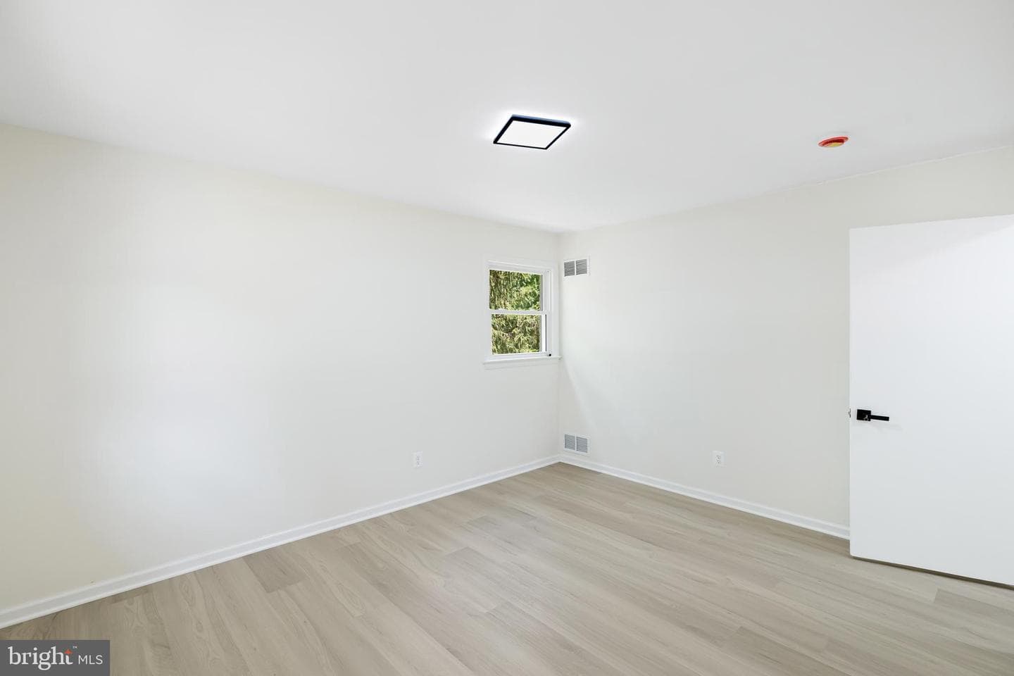 13219 Hathaway Drive photo 21
