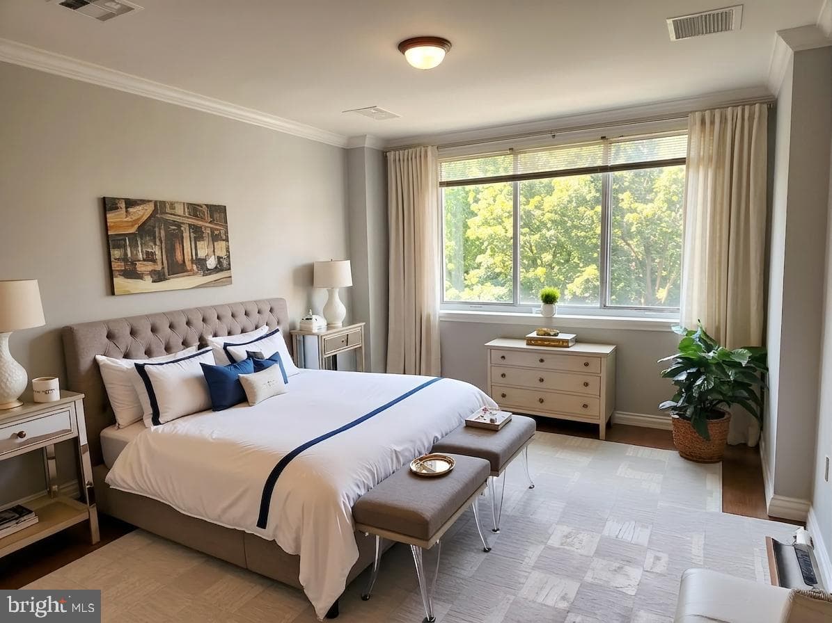10401 Grosvenor Place #314 photo 3