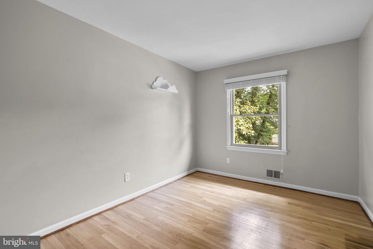 822 Loxford Terrace photo 21